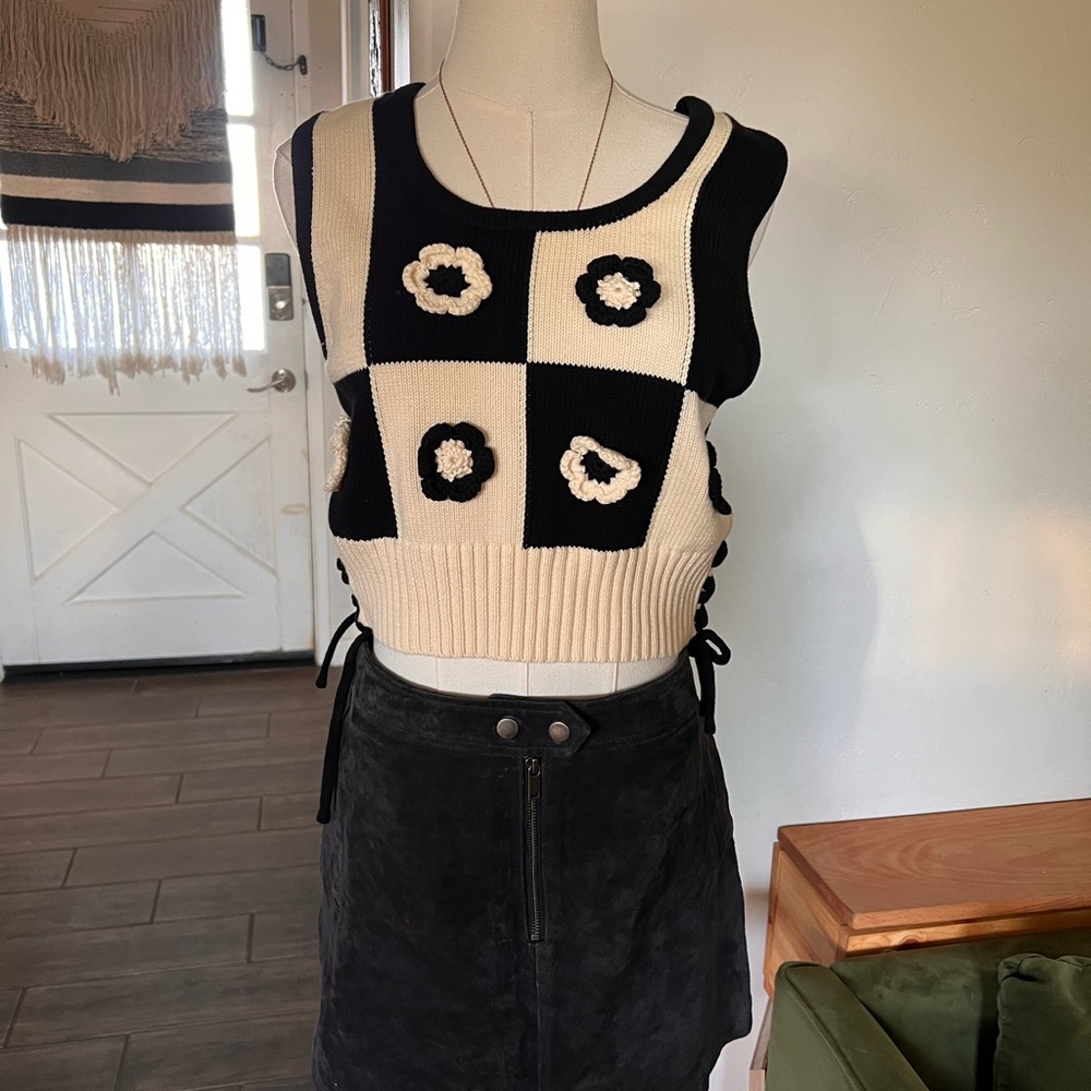 Zara Black and Cream Sweater Vest